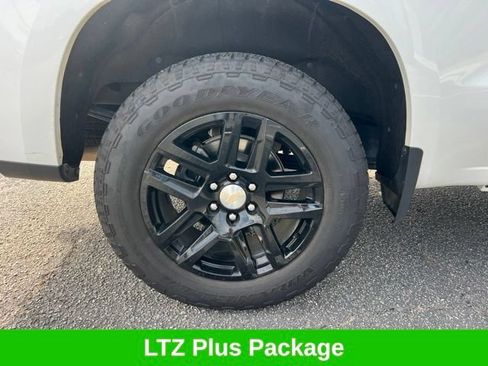 Used 2023 Chevrolet Silverado 1500 LTZ AWD/4WD image 7