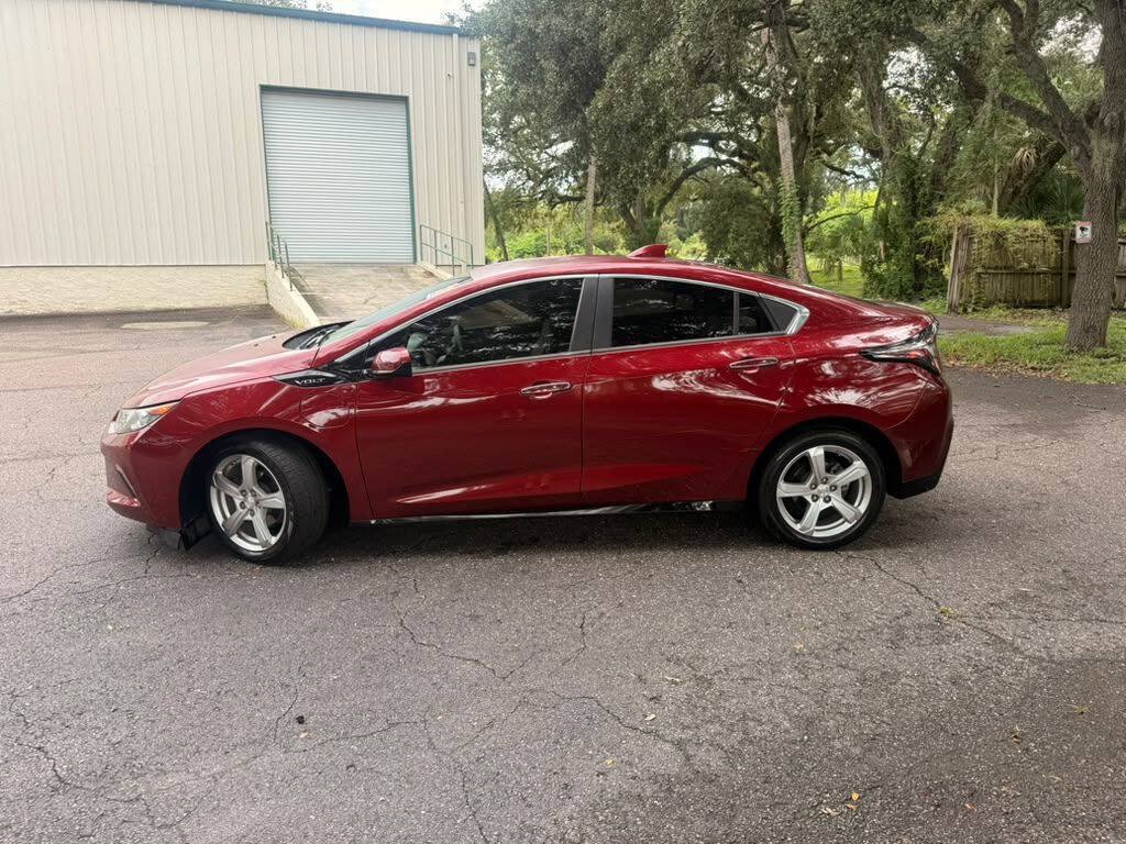 Used 2017 Chevrolet Volt LT w/ Comfort Package FWD image 8