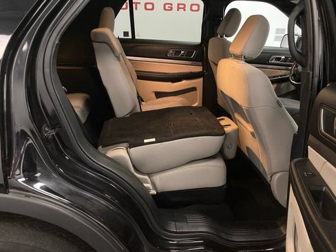 Used 2018 Ford Explorer XLT w/ Equipment Group 201A AWD/4WD image 39