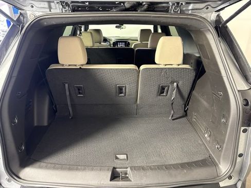 Used 2023 Chevrolet Traverse LS AWD/4WD image 28