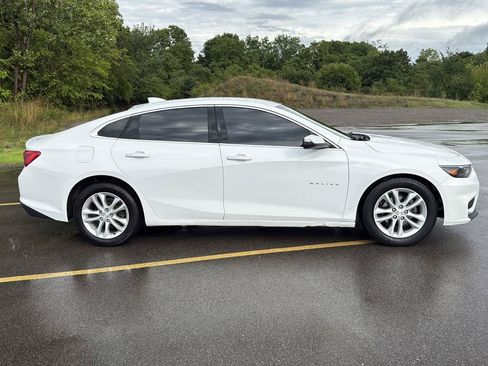 Used 2016 Chevrolet Malibu LT FWD image 4