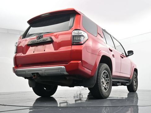 Used 2020 Toyota 4Runner TRD Off-Road Premium w/ Moonroof Package AWD/4WD image 22