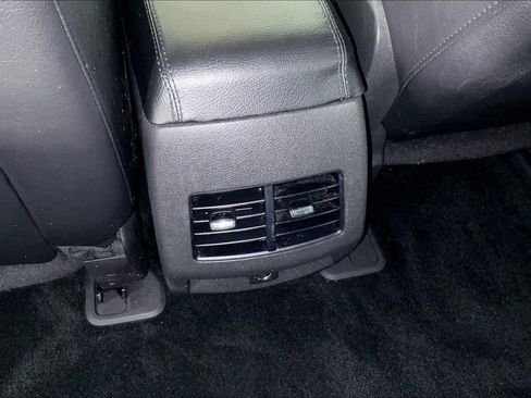 Used 2012 Ford Edge SEL image 33