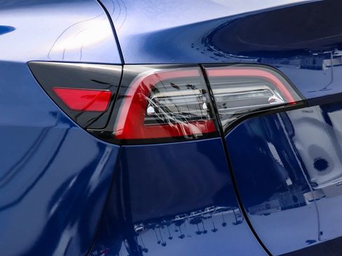 Used 2023 Tesla Model Y Long Range image 9