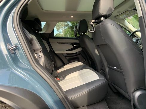 Used 2025 Land Rover Range Rover Evoque Dynamic SE image 20