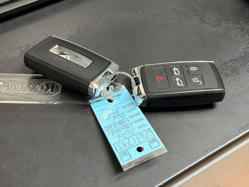 Used 2024 Jaguar I-PACE R-Dynamic HSE AWD/4WD image 38