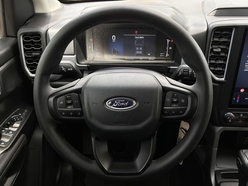 Used 2025 Ford Ranger XL RWD image 12