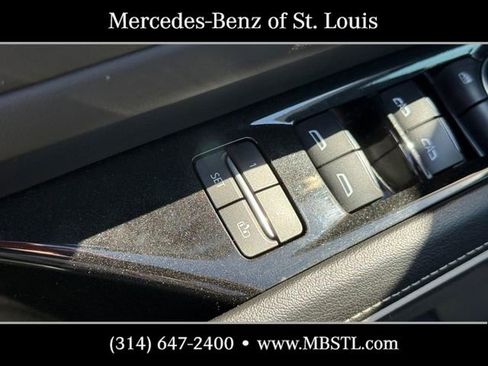 Used 2023 Cadillac Escalade Luxury AWD/4WD image 17