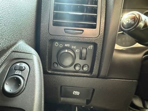 Used 2009 HUMMER H3T Alpha image 22