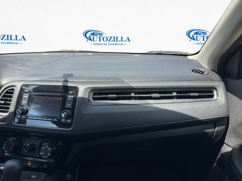 Used 2020 Honda HR-V LX image 11