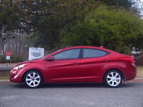 Used 2012 Hyundai Elantra Limited w/ Technology Pkg 5 image 2