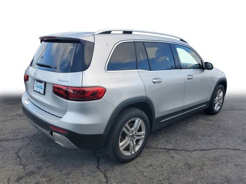 Used 2021 Mercedes-Benz GLB 250 4MATIC w/ Premium Package image 6