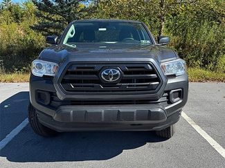 Used 2019 Toyota Tacoma SR video 1