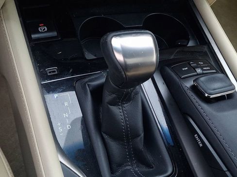 Used 2018 Lexus LX 570 4WD image 17