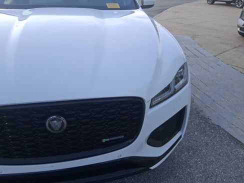 Used 2023 Jaguar F-PACE R-Dynamic S image 4