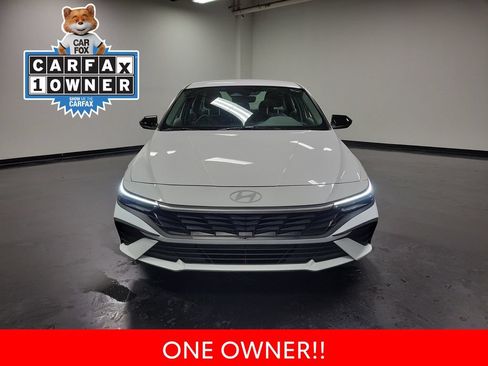 Used 2025 Hyundai Elantra Sport FWD image 3
