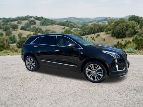 Used 2023 Cadillac XT5 Premium Luxury w/ Technology Package FWD image 12