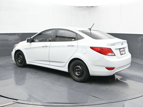 Used 2016 Hyundai Accent SE w/ Option Group 02 FWD image 9