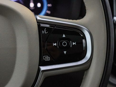 Used 2025 Volvo XC60 B5 Core w/ Protection Package Premier image 38