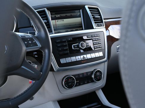 Used 2013 Mercedes-Benz GL 550 4MATIC image 22