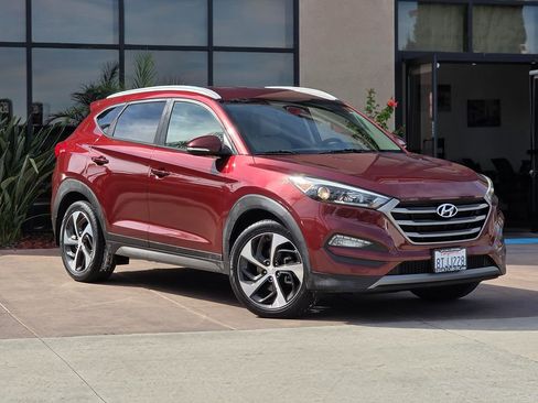 Used 2016 Hyundai Tucson Sport image 3
