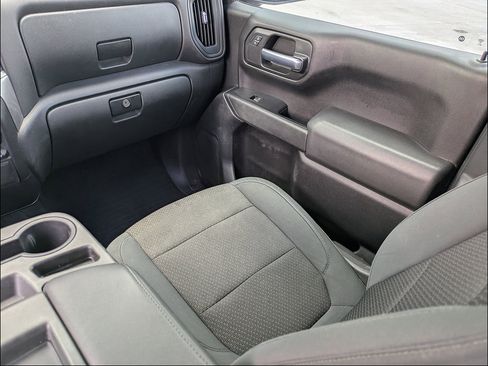 Used 2019 Chevrolet Silverado 1500 Custom Trail Boss w/ Custom Convenience Package AWD/4WD image 17