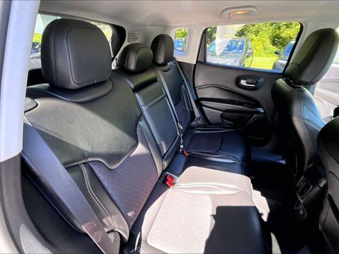 Used 2018 Jeep Compass Latitude AWD/4WD image 15