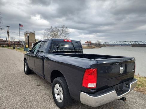 Used 2018 RAM 1500 ST w/ SXT Appearance Group AWD/4WD image 3