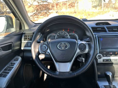 Used 2013 Toyota Camry SE image 11