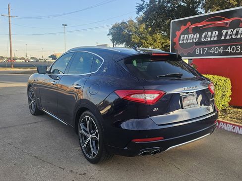 Used 2019 Maserati Levante GranLusso image 3