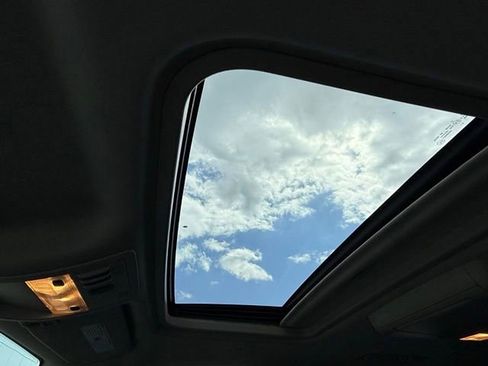 Used 2013 GMC Yukon XL Denali image 21