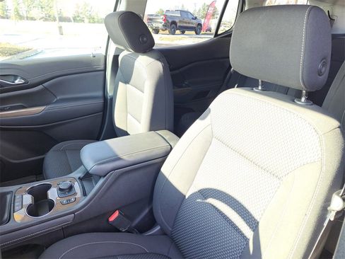 Used 2022 GMC Acadia SLE w/ Driver Convenience Package image 5