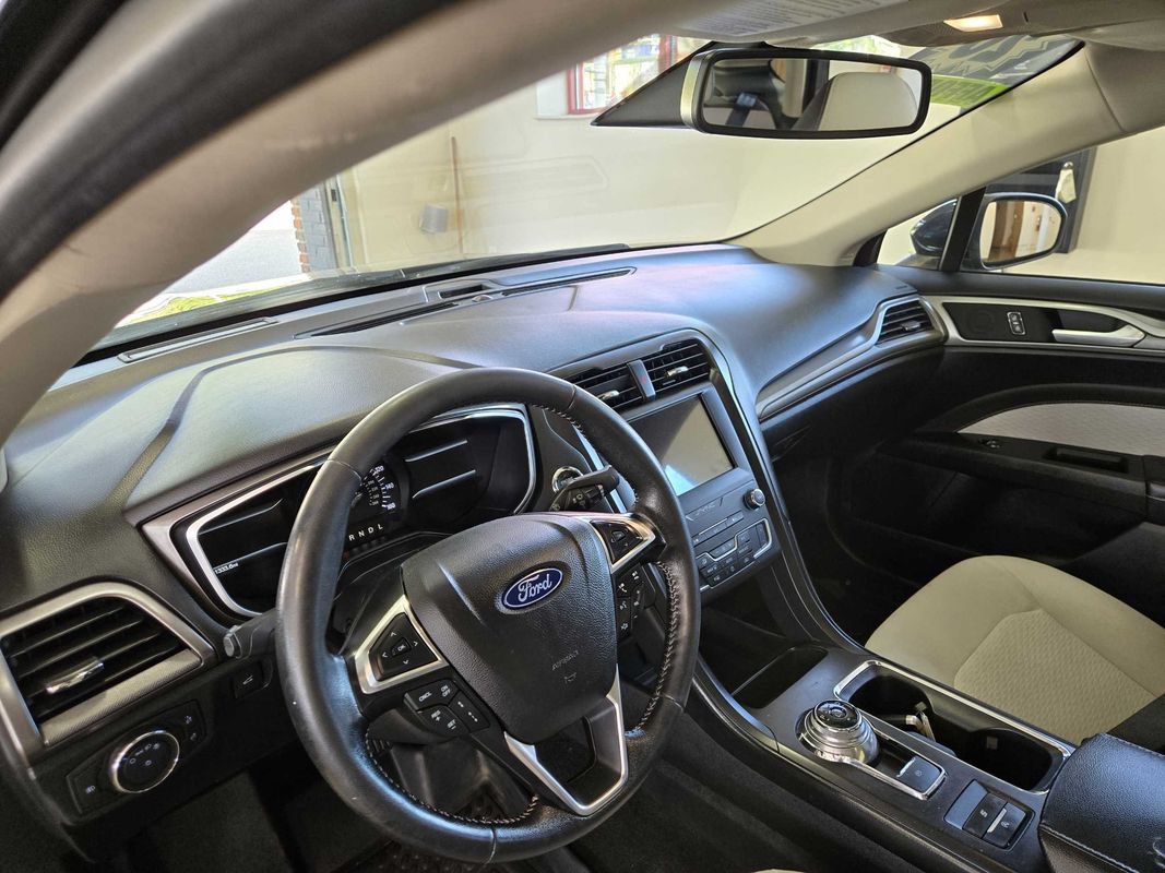 Used 2020 Ford Fusion SE w/ Equipment Group 151A FWD image 19