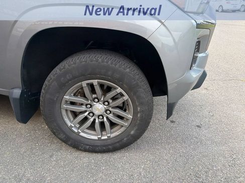Used 2023 Chevrolet Colorado LT w/ LT Convenience Package II AWD/4WD image 3