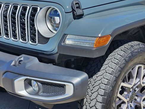 Used 2024 Jeep Wrangler Unlimited Sahara w/ Technology Group AWD/4WD image 8