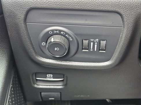 New 2025 Jeep Grand Cherokee Limited w/ Black Appearance Package image 23