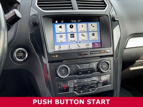 Used 2017 Ford Explorer XLT w/ Equipment Group 202A image 16