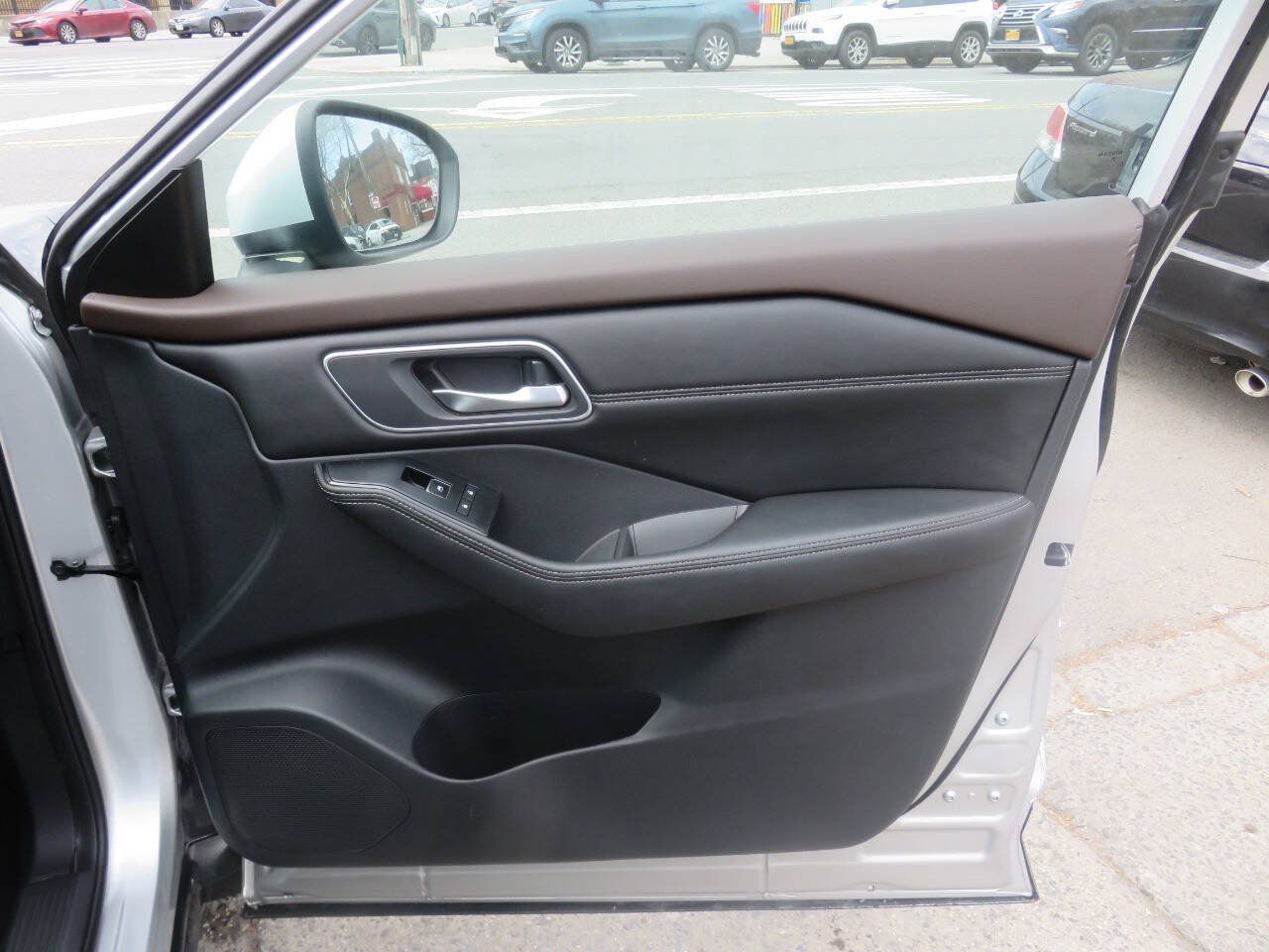 Used 2021 Nissan Rogue SL AWD/4WD image 29