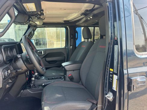 Used 2025 Jeep Wrangler Unlimited Rubicon image 8