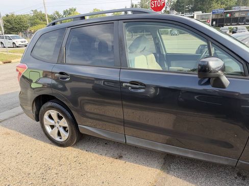 Used 2014 Subaru Forester 2.5i Premium AWD/4WD image 17