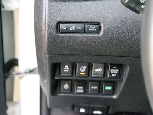 Used 2017 Nissan Rogue SV AWD/4WD image 14