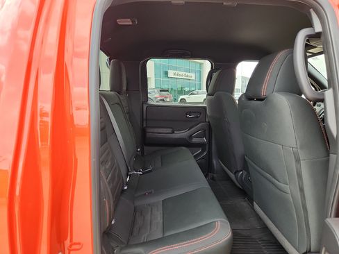 Used 2025 Nissan Frontier PRO-4X w/ Tow Package AWD/4WD image 14