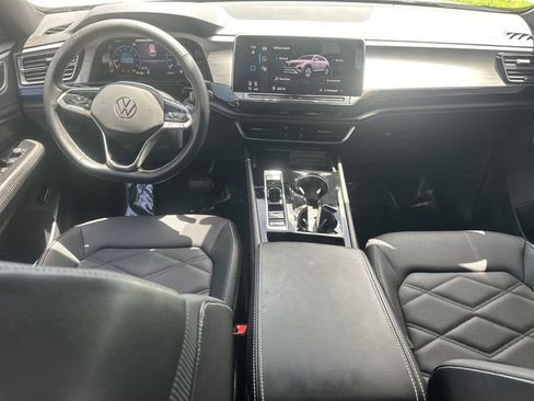 Certified 2024 Volkswagen Atlas Cross Sport SE image 15