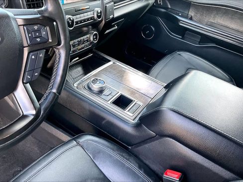Used 2019 Ford Expedition Limited w/ Driver Assistance Package RWD image 17