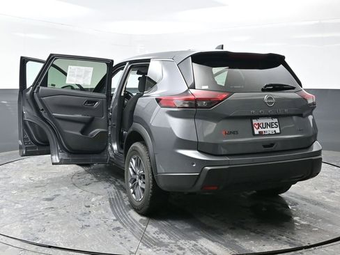 Used 2024 Nissan Rogue S image 61
