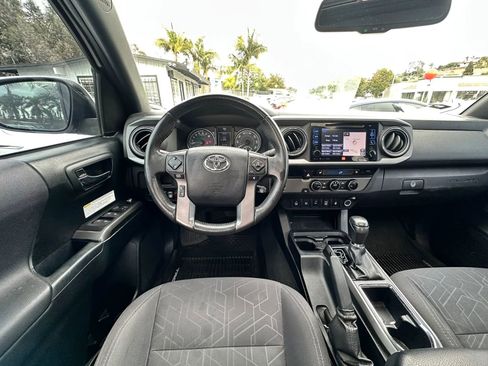 Used 2017 Toyota Tacoma TRD Off-Road RWD image 35