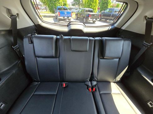 Used 2019 Toyota Highlander XLE AWD/4WD image 7