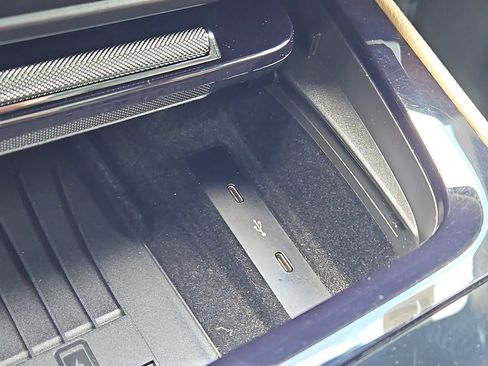 Certified 2024 Porsche Cayenne AWD/4WD image 21