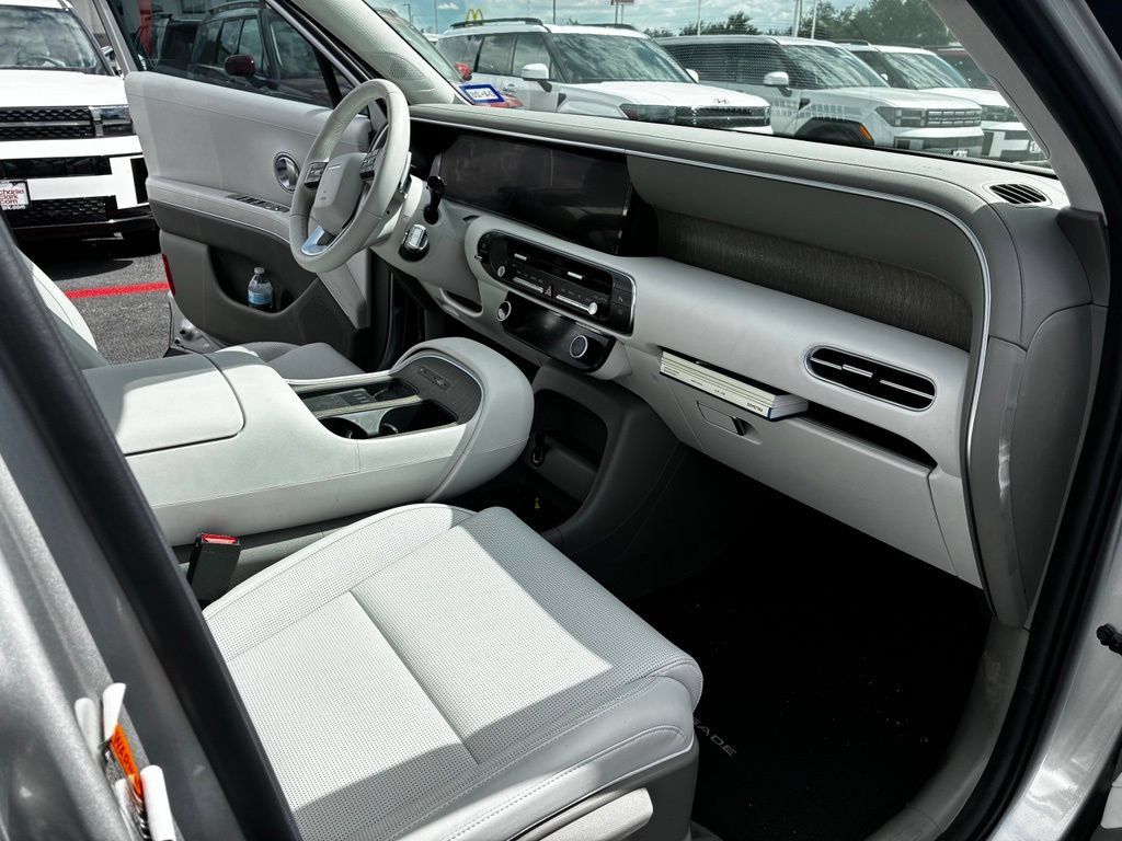Used 2026 Hyundai Palisade SEL FWD image 16