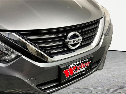 Used 2017 Nissan Altima 2.5 SR w/ Midnight Edition Package FWD image 32